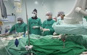 O Hospital Getúlio Vargas (HGV) realiza procedimento inédito de correção endovascular de um aneurisma justa renal