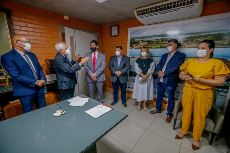 Escola do Legislativo renova cooperação com o Ministério Público