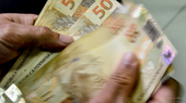 Aposentados do INSS que ganham mais que o mínimo começam a receber 13º