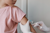 Saúde aponta alta na cobertura de 13 das 16 vacinas do calendário infantil