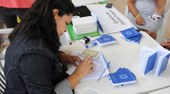 Taxa de desocupação recua e emprego com carteira bate recorde no trimestre encerrado em maio