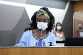Violência política contra mulheres avança com redes sociais e acesso à internet